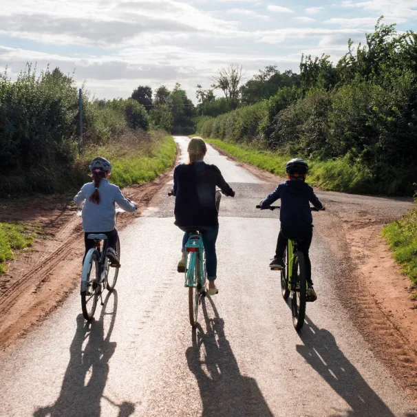 Stonehaven - Family cycling in Naas Stonehaven - Family cycling in Naas